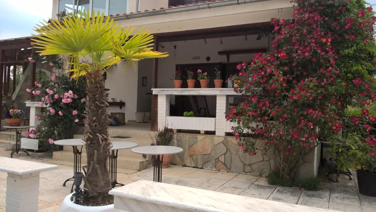 Cavo Paradiso Villa Aszproválta Kültér fotó